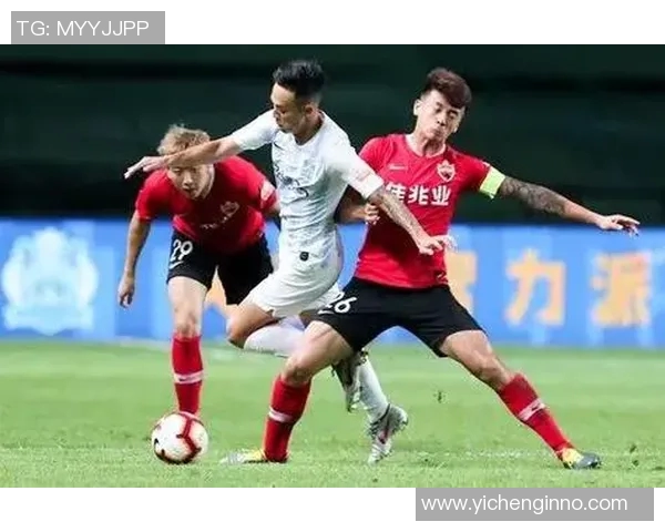 西安足球队灵活性引发热议球迷对战术调整的不同看法